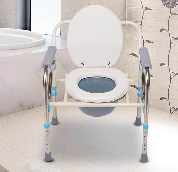 Chaise de toilette en fauteuil roulant électrique médical en vente