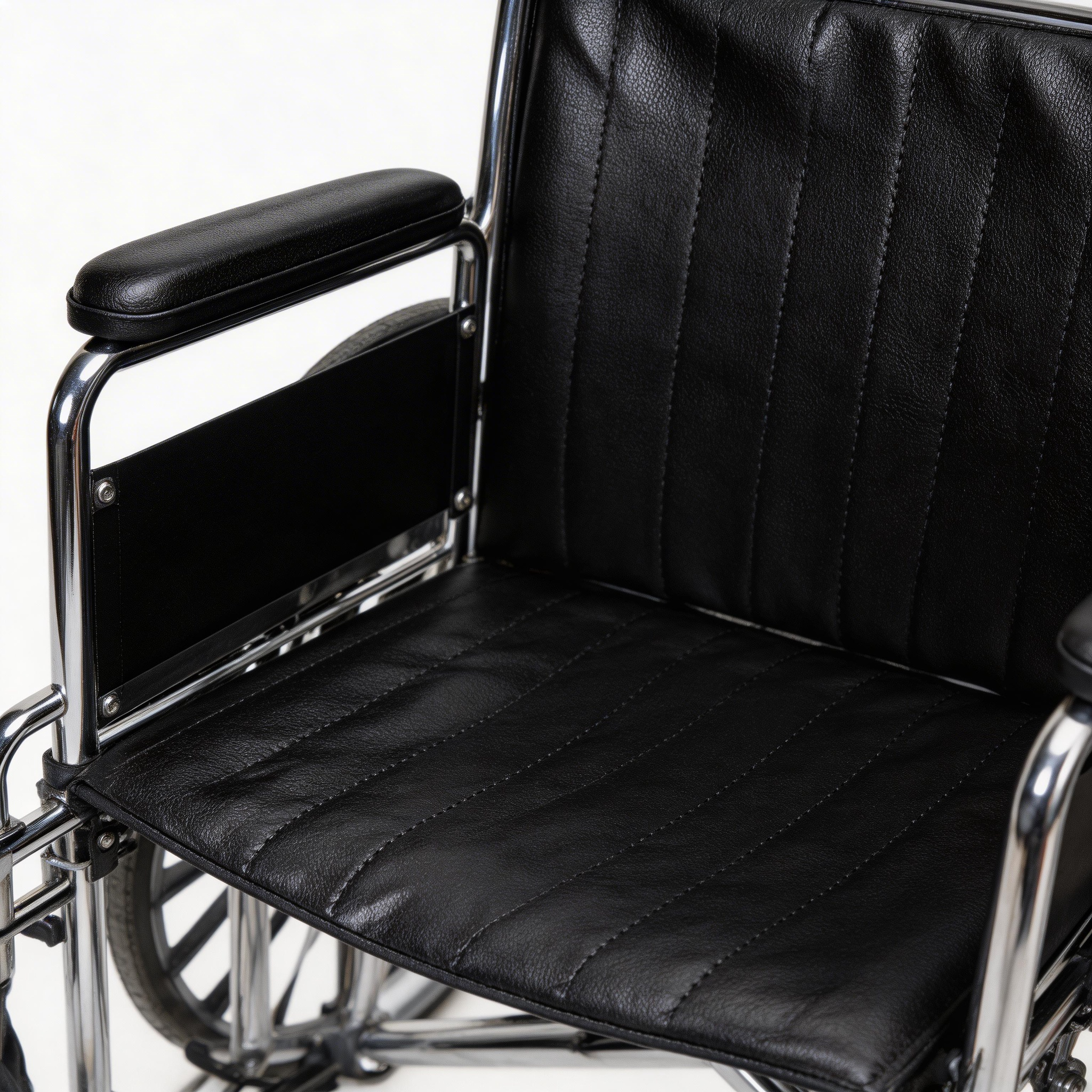 BME4618 Fauteuil roulant manuel bariatrique haute capacité de 28 pouces | Charge maximale de 500 lb
